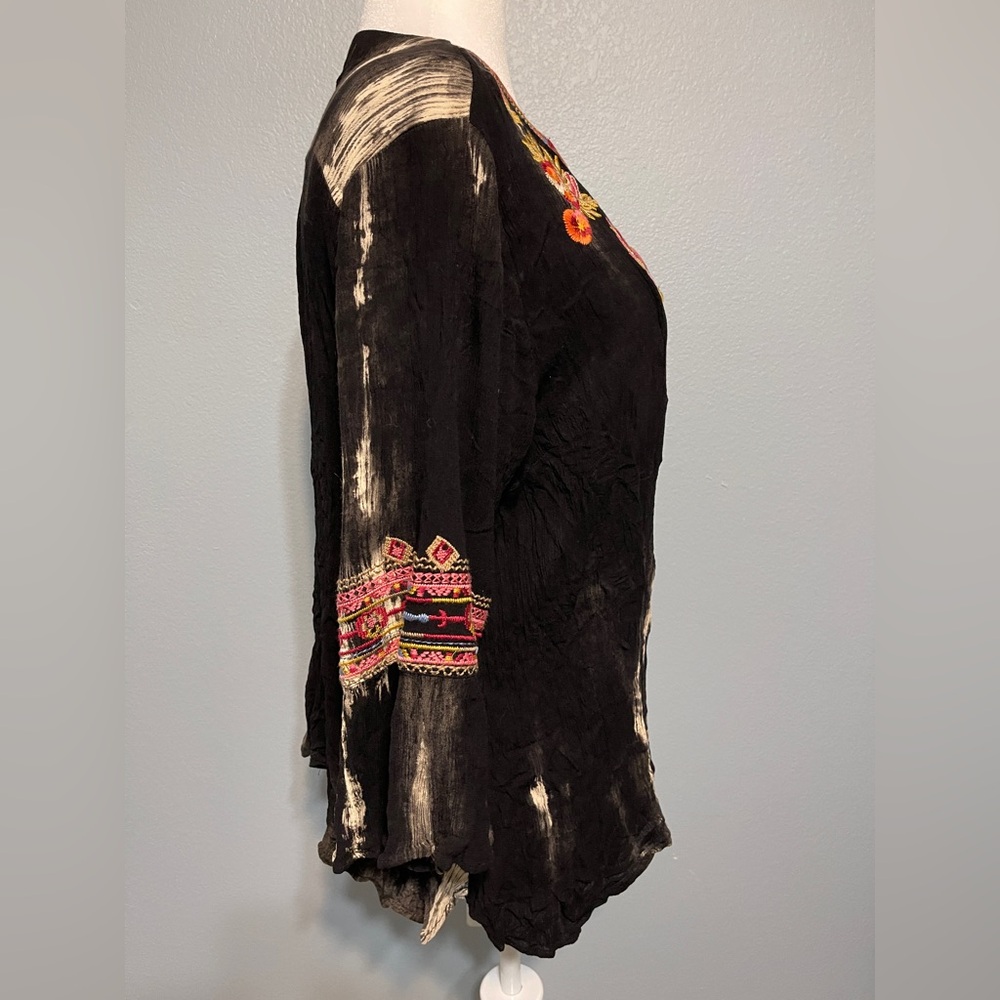 Calessa Black Embroidered Tunic Top Floral Tie Dye Boho Artsy Western Indie 2X - Picture 2 of 10